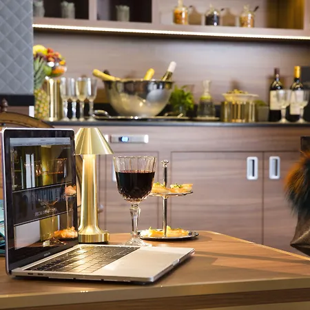 Whistler - Gare Du Nord Hotel 4*