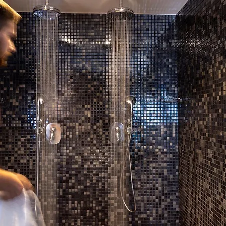 Hotel Whistler - Gare Du Nord