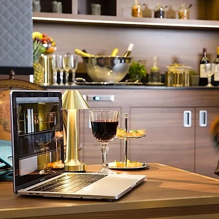 Otel Whistler - Gare Du Nord 4*