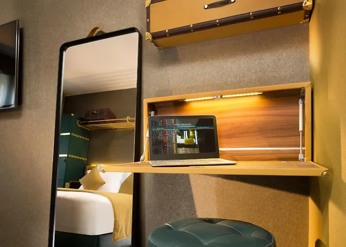 Hotel Whistler Paris