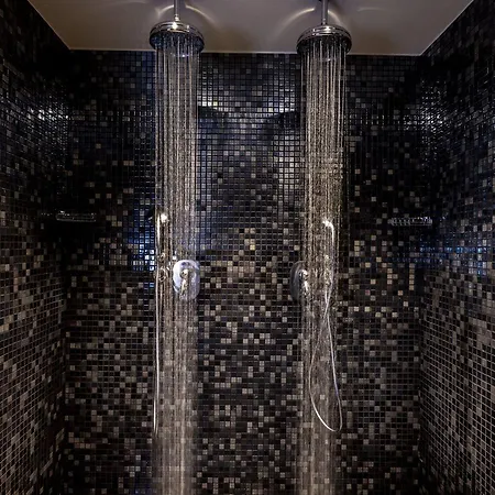 Whistler - Gare Du Nord Hotel 4*