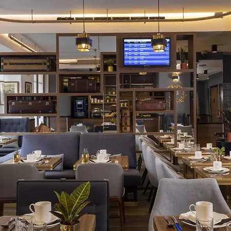 Hotel Whistler - Gare Du Nord 4*