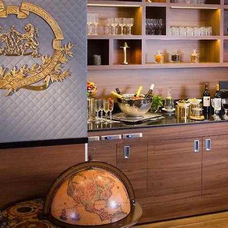 Whistler - Gare Du Nord Hotel