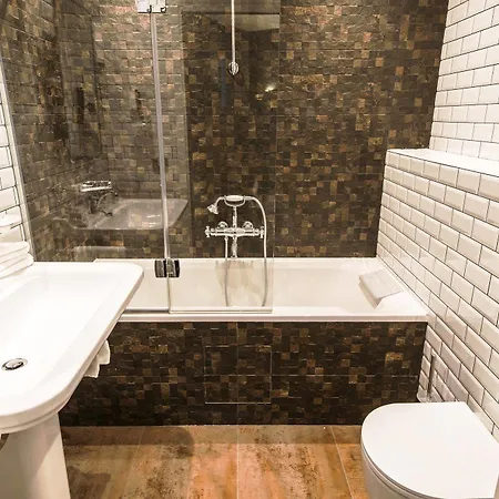 Whistler - Gare Du Nord Hotel 4*